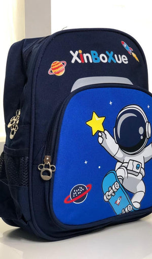 Morral infantil escolar diseños coloridos  MB 1442 32 cm Astronauta