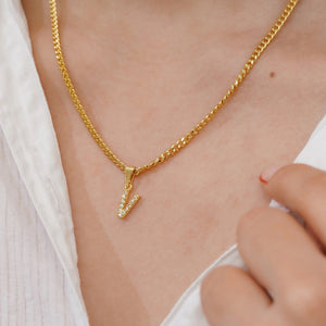 Dije oro laminado 18K letras iniciales con circonias Ref 23370