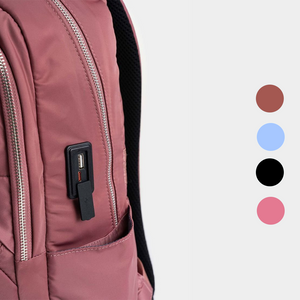 Morral elegante Grande Biel Nappa cierre plateado