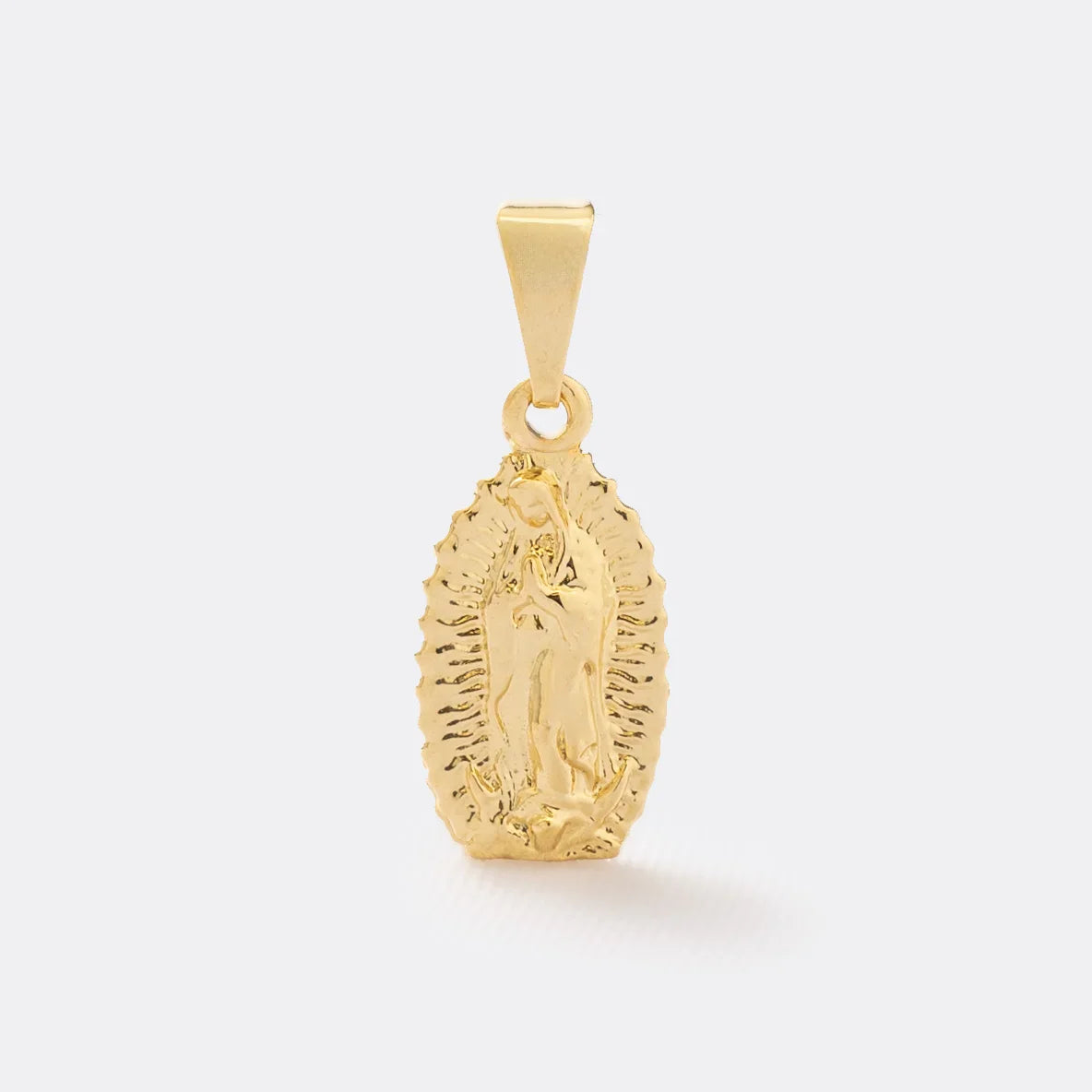 Dije oro laminado 18K Virgen de Guadalupe tallada Ref 24550